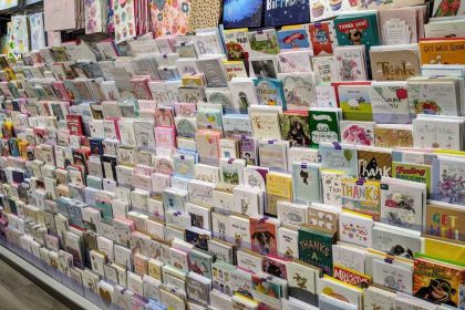 What To Look For When Selecting A Card Shop 01