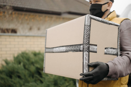 How Are Medical Couriers Different Than Their Peers