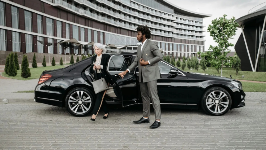 Explore NYC Efficiently Hire a Chauffeur for Hassle-Free Business Travel