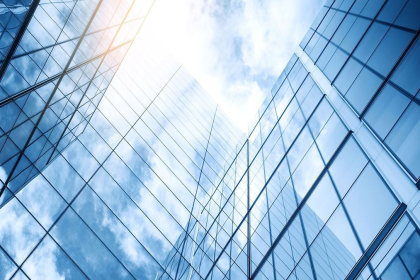 How Do You Balance Cost, Build, and Sharpness When Choosing Everyday Glass?