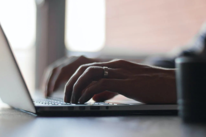 Pros and Cons of Taking ACLS Certification Online vs. In-Person