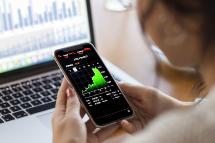Share Trading Apps Real-Time Tracking of Stocks Like IOC for Smart Trading