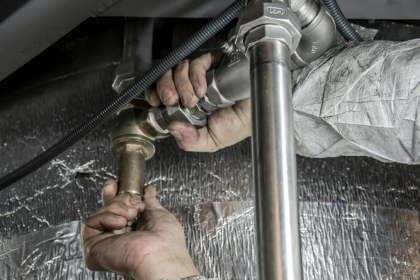 How Expert Plumbers in Dallas Handle Frozen Pipes Efficiently