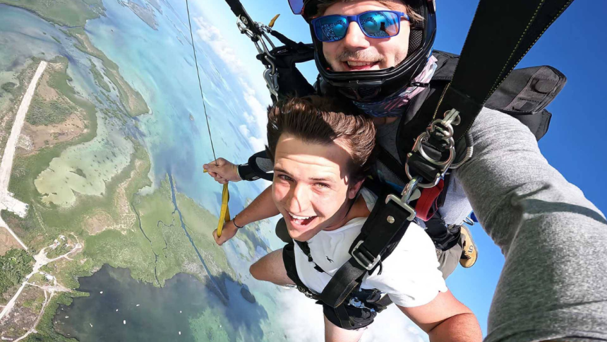 What It’s Really Like to Go Skydiving in Miami A First-Timer’s Guide