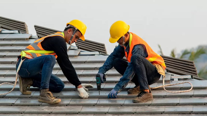 Choosing the Right Roofing Company What Homeowners Should Ask Before Signing a Contract